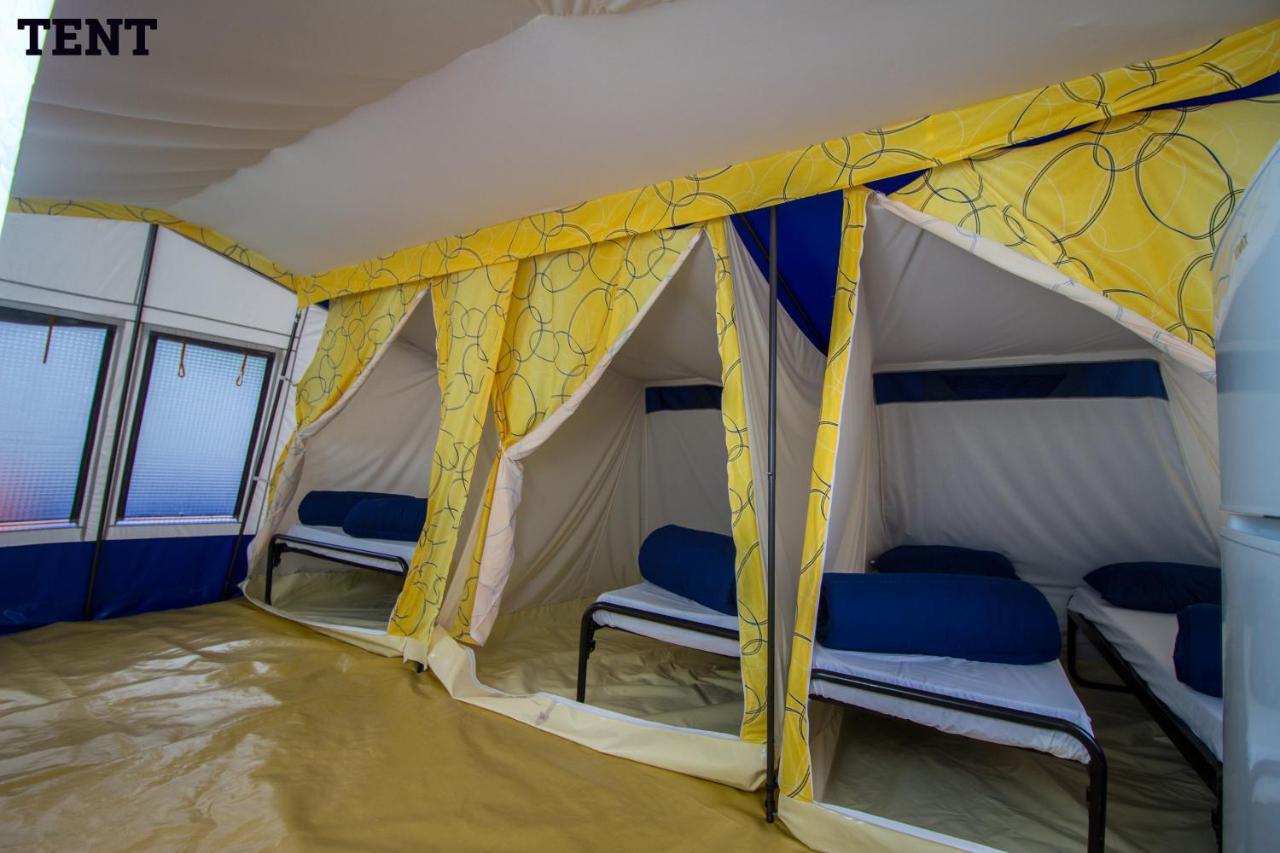 Easyatent Bungalow Tent Polari Kompleks wypoczynkowy
